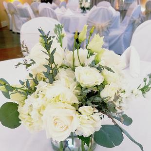 RF1436-Classic White and Green Centerpiece