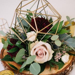 RF1487-Small Geometric Shape Centerpiece