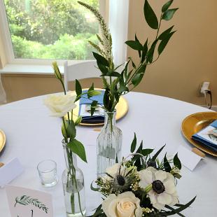 RF1510-Blue and White Vintage Bottle Centerpieces with Anemone and Roses