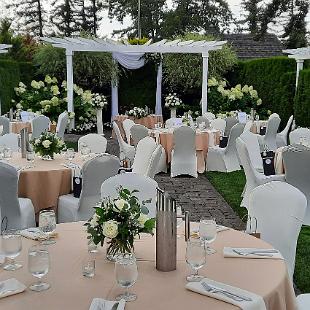 RF1548- White Centerpieces at The Aerie