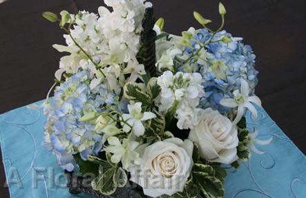 RF0401-Blue and White Garden Centerpiece