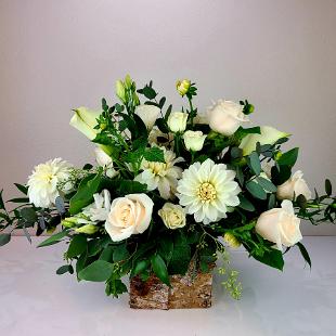 FT0769-White and Green Rustic Head Table Centerpiece