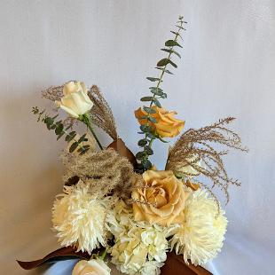 Modern Magnolia Centerpiece