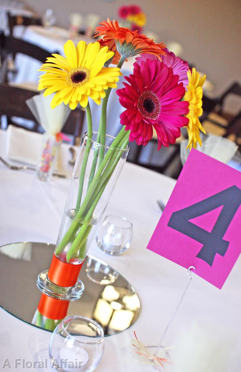 RF0483-Bright Gerbera Daisy Centerpiece