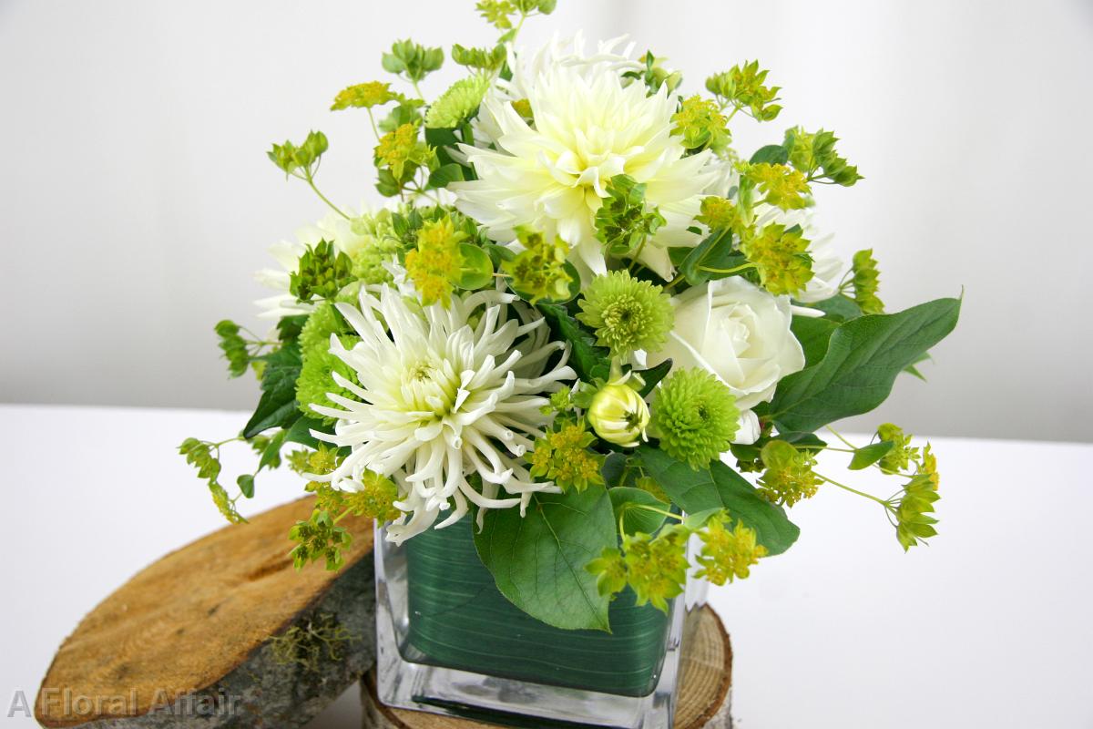 RF0567-White and Green Garden Centerpiece