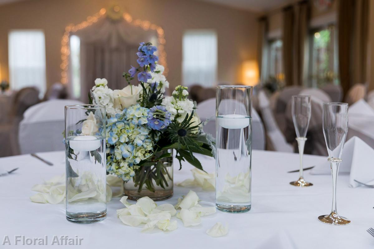 RF1472-Blue and White Centerpiece with tall Candles