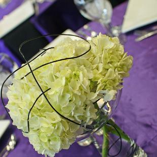 RF0494- Modern Black and White Centerpiece