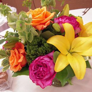 RF0923-Bright Pink, Yellow, and Orange Fun Summer Centerpiece