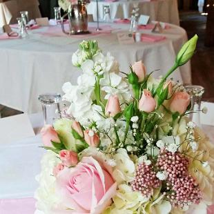 RF1316-Blush and White Mason Jar Centerpiece