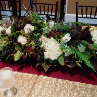 RF1340-Long White and Green Table Centerpiece