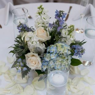 RF1471-Classic Blue and White Wedding Centerpiece