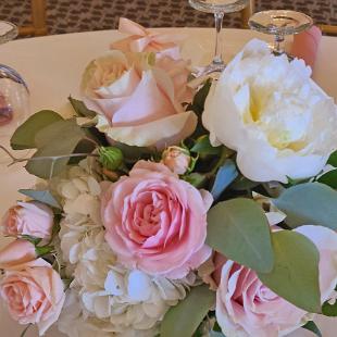 RF1496-White Peony and Pink Rose Centerpiece