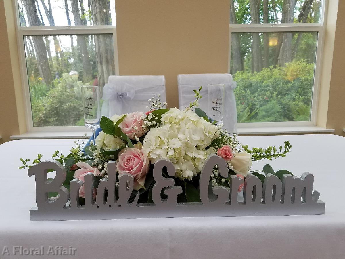 RF1381-Pink and White Bride and Groom's Table Arrangement