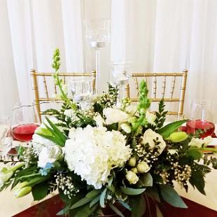 FT0727-White, Green and Gold Head Table Arrangement
