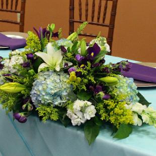 RF0496-Light Blue, Eggplant, and White, Head Table Centerpiece at The Abernethy