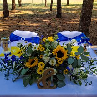 RF1513-Yellow and Blue Sunflower Head Table Arrangement edited-1