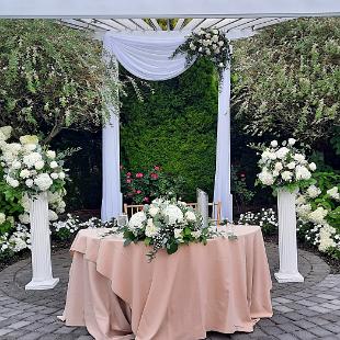 RF1547- Sweethear Table, Ceremony Arrangements, and Arbor Flowers in All White at The Aerie