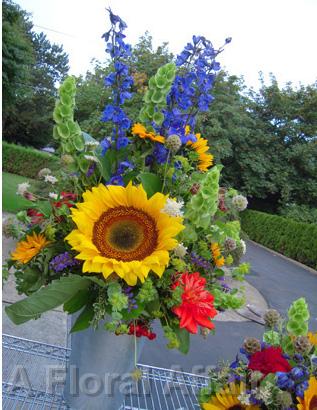 RF0956-Colbalt Blue, Yellow, Red, Purple and Green Summer Fun Tall Centerpiece