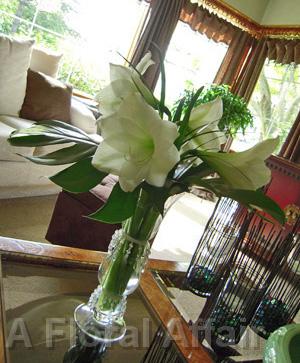 RF0972-White Simple ELegant Tall Centerpiece