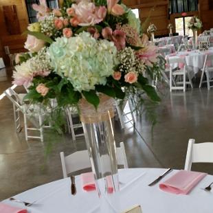 RF1221-Tall Romantic Centerpiece with Burlap and Lace
