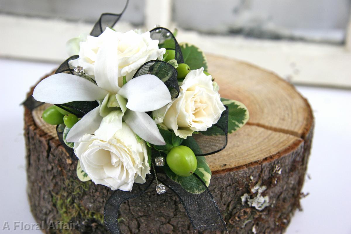 BF0613-Ivory, White and Green Corsage
