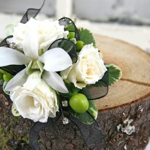 BF0613-Ivory, White and Green Corsage