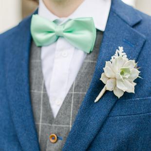 BF0827- Succulent Boutonniere