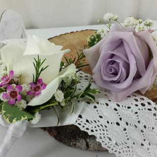 BF0641-White and Lavender Vintage Chic Boutonniere