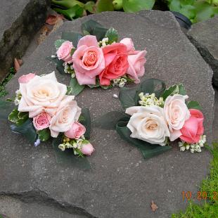 BF0127-Peach and Coral Corsages