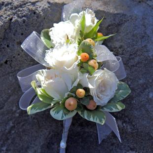 BF0576-Apricot and Ivory Corsage