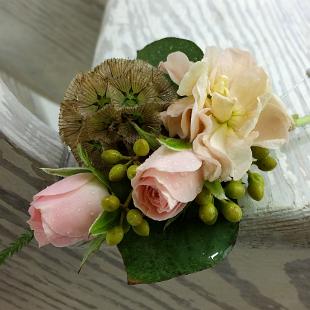 BF0704-Organic Green and Peach Boutonniere