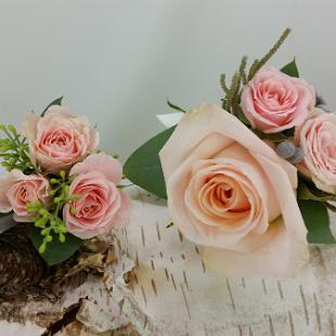 BF0722-Blush and Petal Rose Boutonnieres