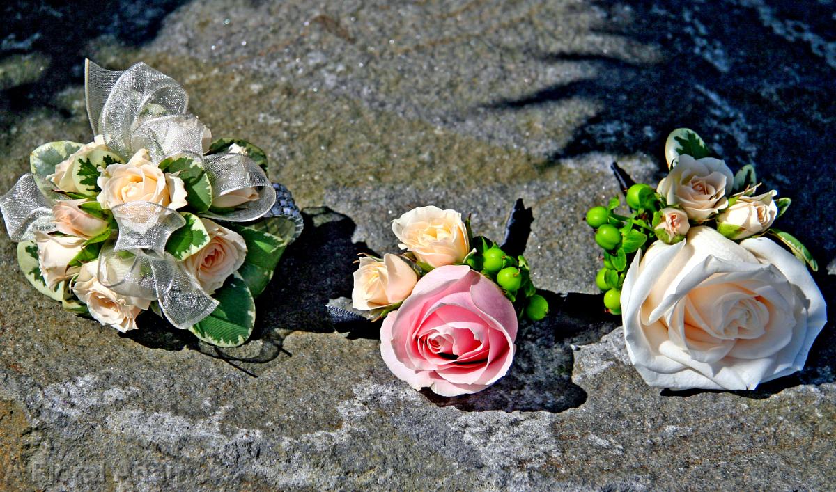 BF0485-Apricot, Ivory and Peach Corsage and Boutonnieres