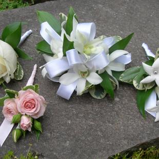 BF0327-Elegant Soft Pink and White Parents Flowers