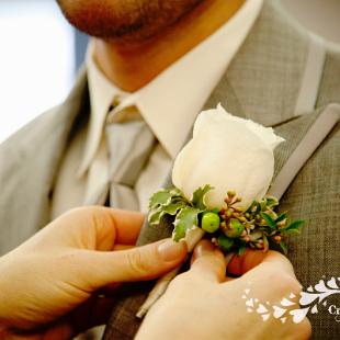 BF0557-Traditional Boutonniere