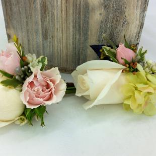 BF0718-Blush Pink and Ivory Rose Garden Style Boutonnieres