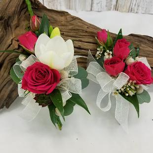 BF0752-Freesia and Rose Corsage