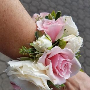 BF0760-Pink and White Floral Bracelet