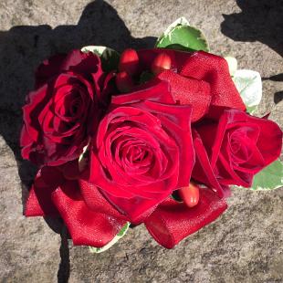 BF0421-Red Rose and Berry Corsage