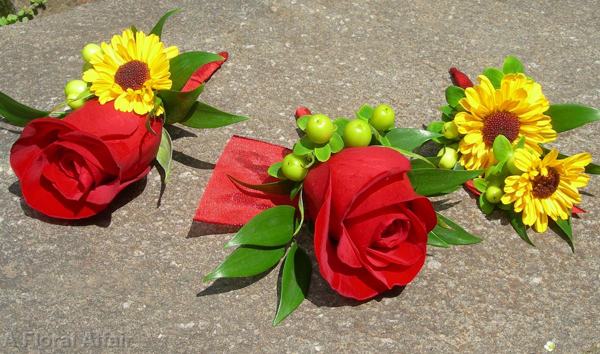 BF0314-Rose and Sunflower Boutonnieres