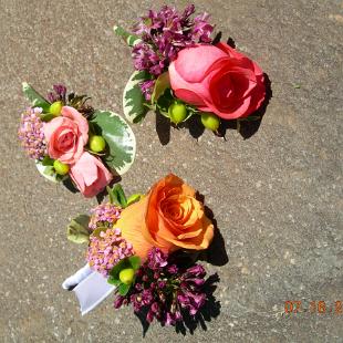 BF0101-Garden Boutonnieres