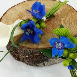 BF0670-Blue, White and Green Boutonnieres
